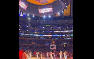 抱大腿詹妮弗洛佩兹,詹妮弗洛佩兹看nba